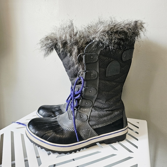 Sorel Tofino II Women's Gray and Black Lace-Up Winter Boots - Picture 2 of 10